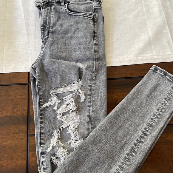 American Eagle Ripped Jeans - Picture 3 of 8